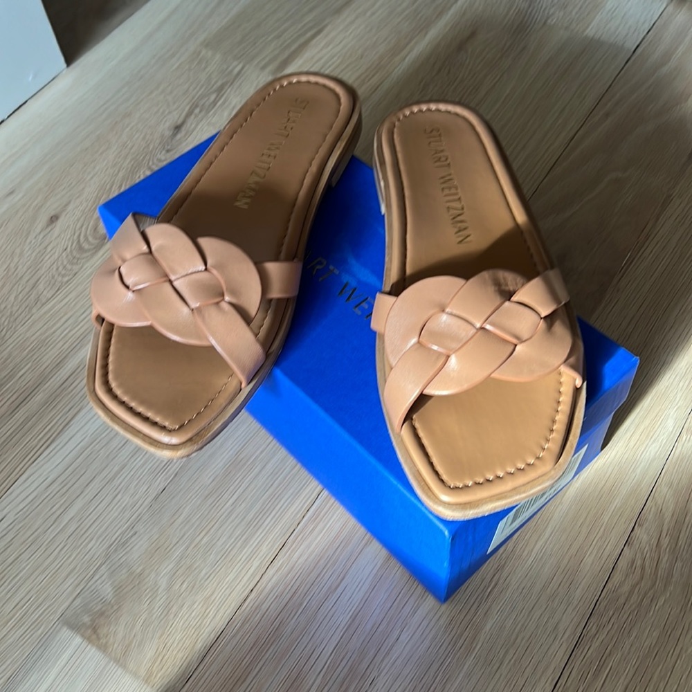 Good condition few time wear